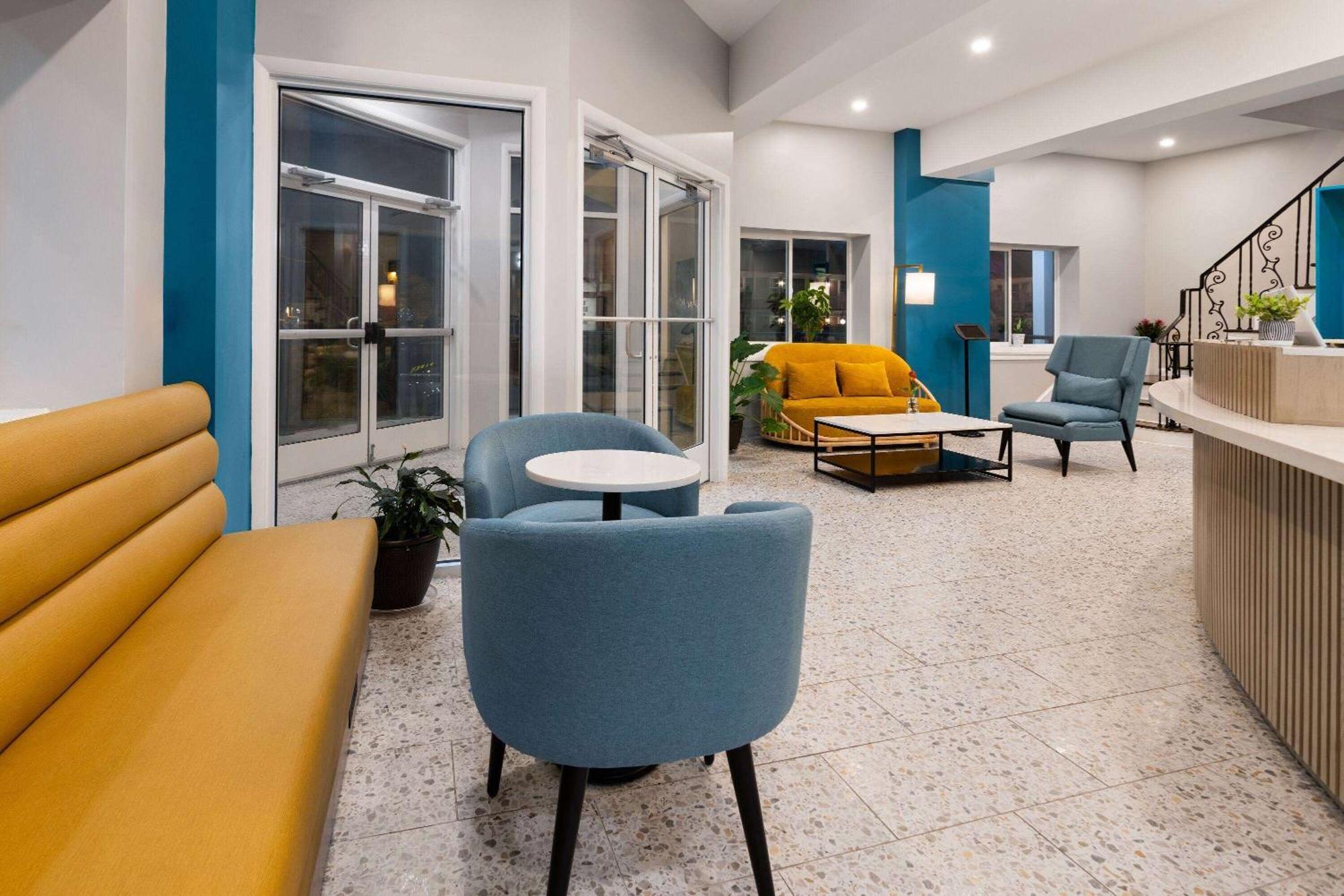 Motel The Vibes Hotel, Trademark Collection By Wyndham 2*
