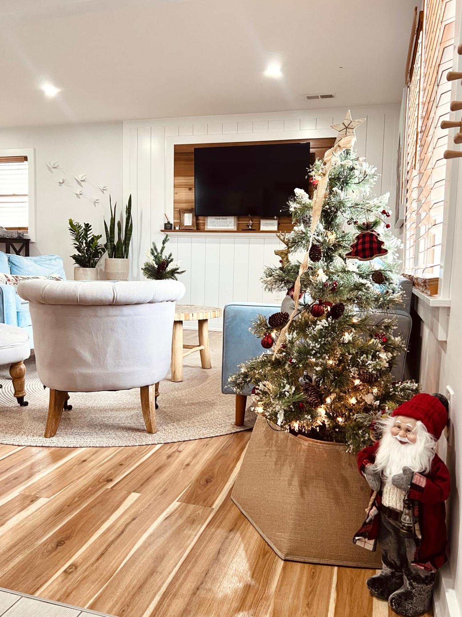 Unique 3 Bedroom 1,5 Ba Entire House In The Heart Of Wildwood! Wildwood