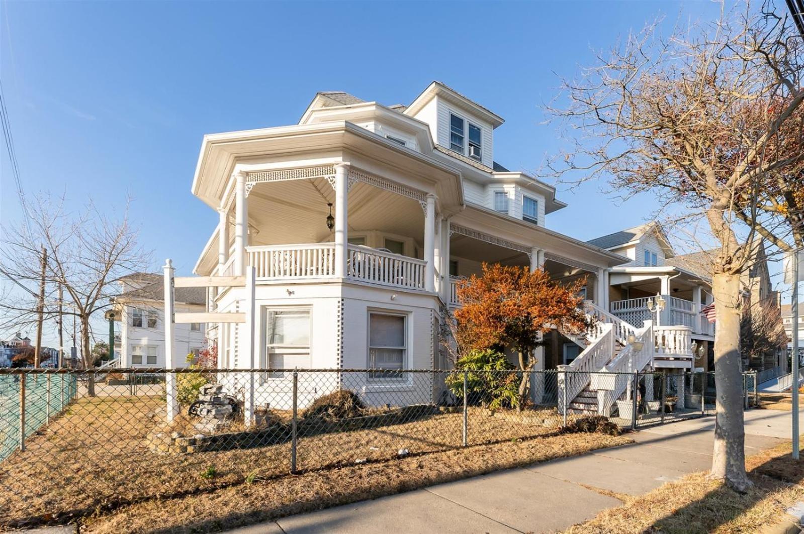 2814 Atlantic Ave *