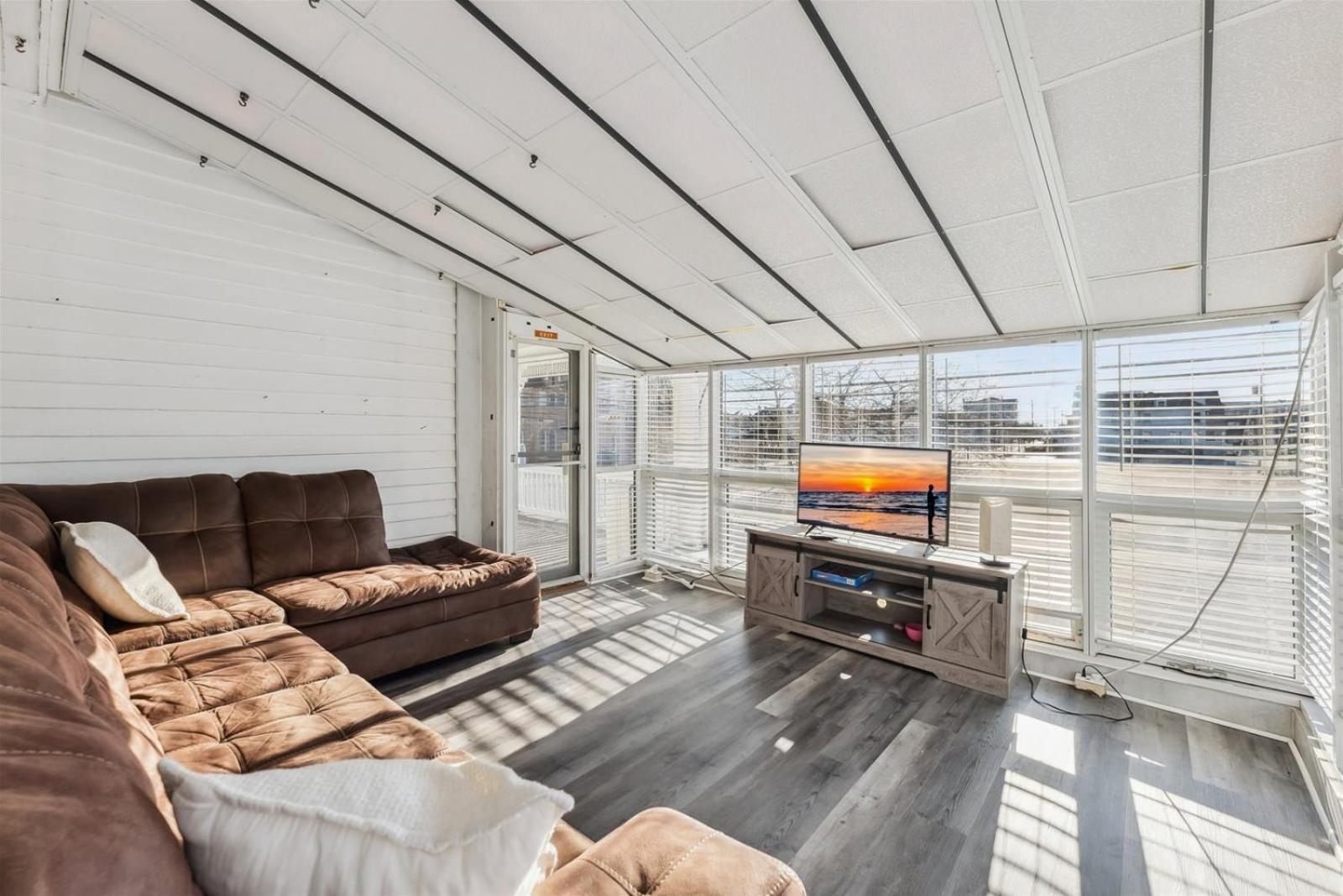 2814 Atlantic Ave *