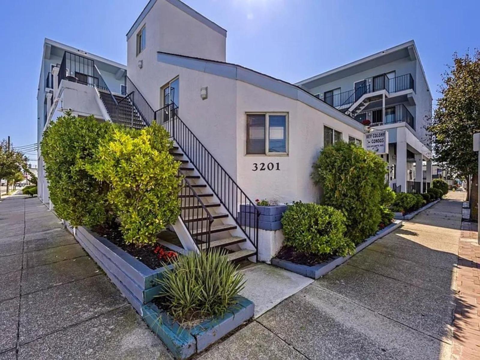 Apartment 3201 Atlantic Ave, Unit 310