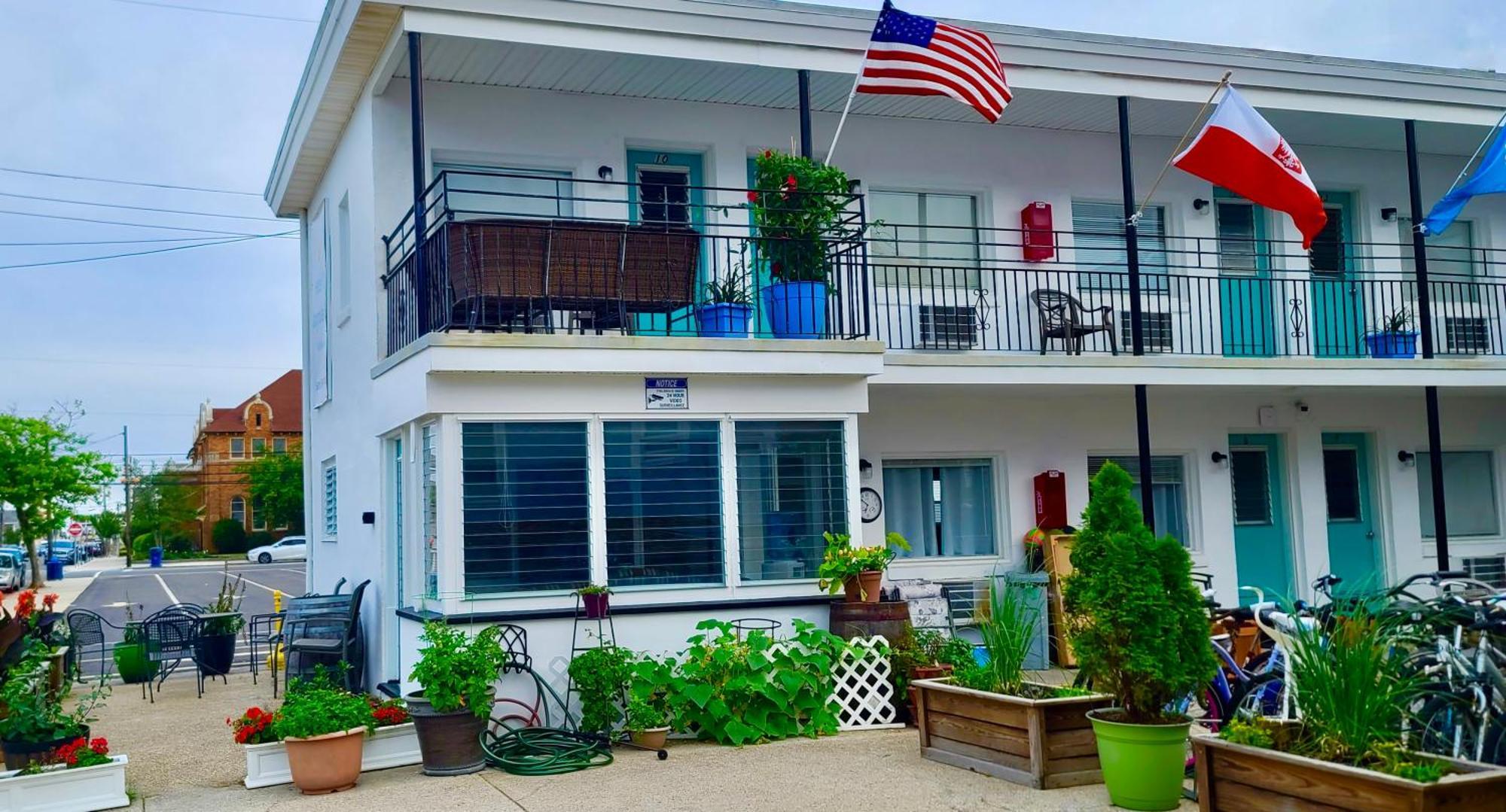 On Magnolia East 'home' Hotel
