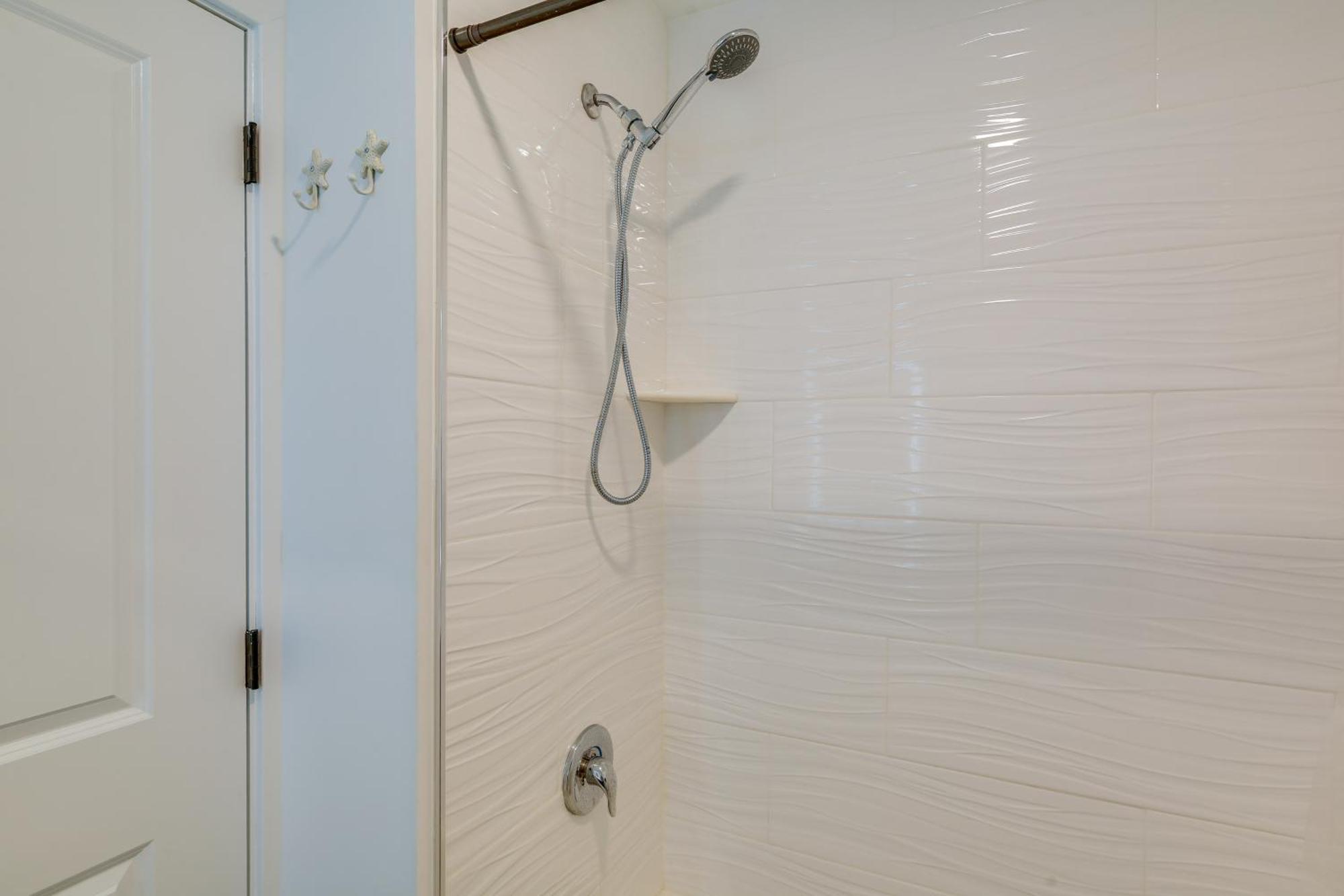 The Kraken Townhome Half Mi To Beach! Holiday home