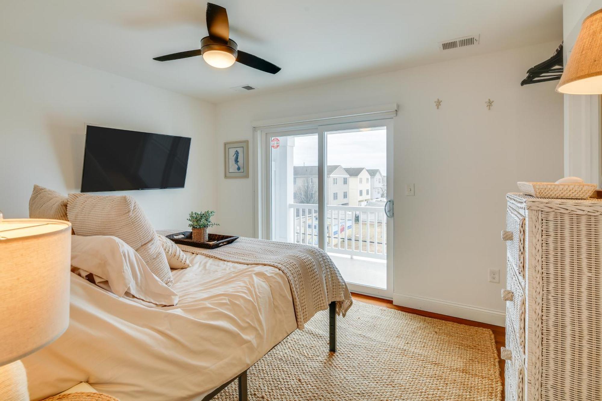 The Kraken Townhome Half Mi To Beach!