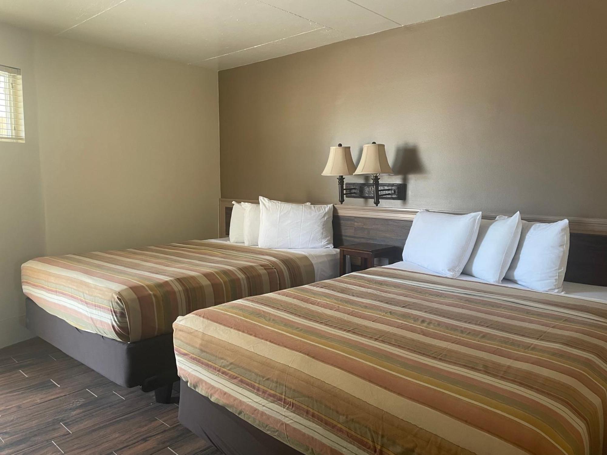 Ala Moana & Motel Wildwood