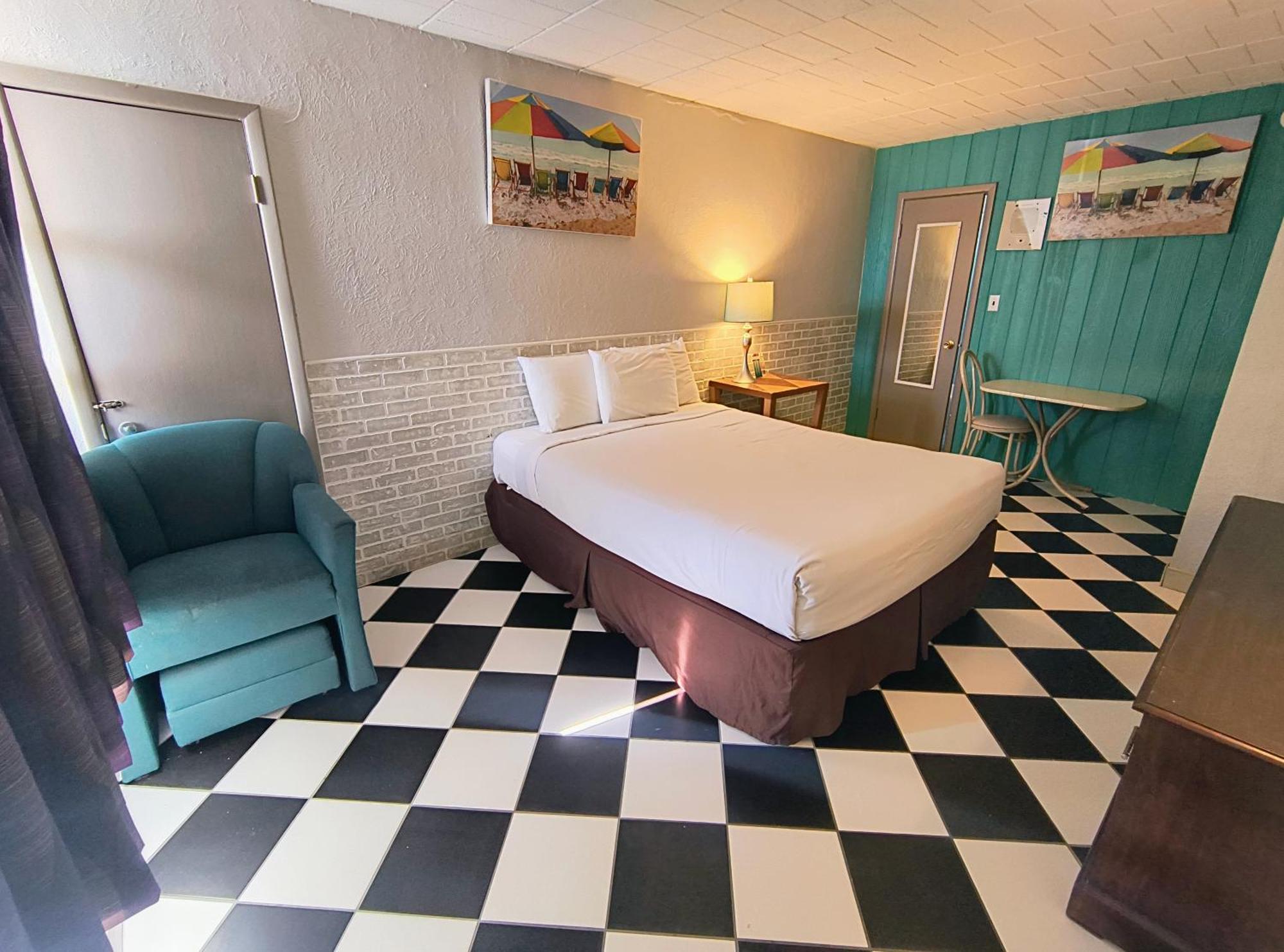 Motel Monaco - & Boardwalk Wildwood
