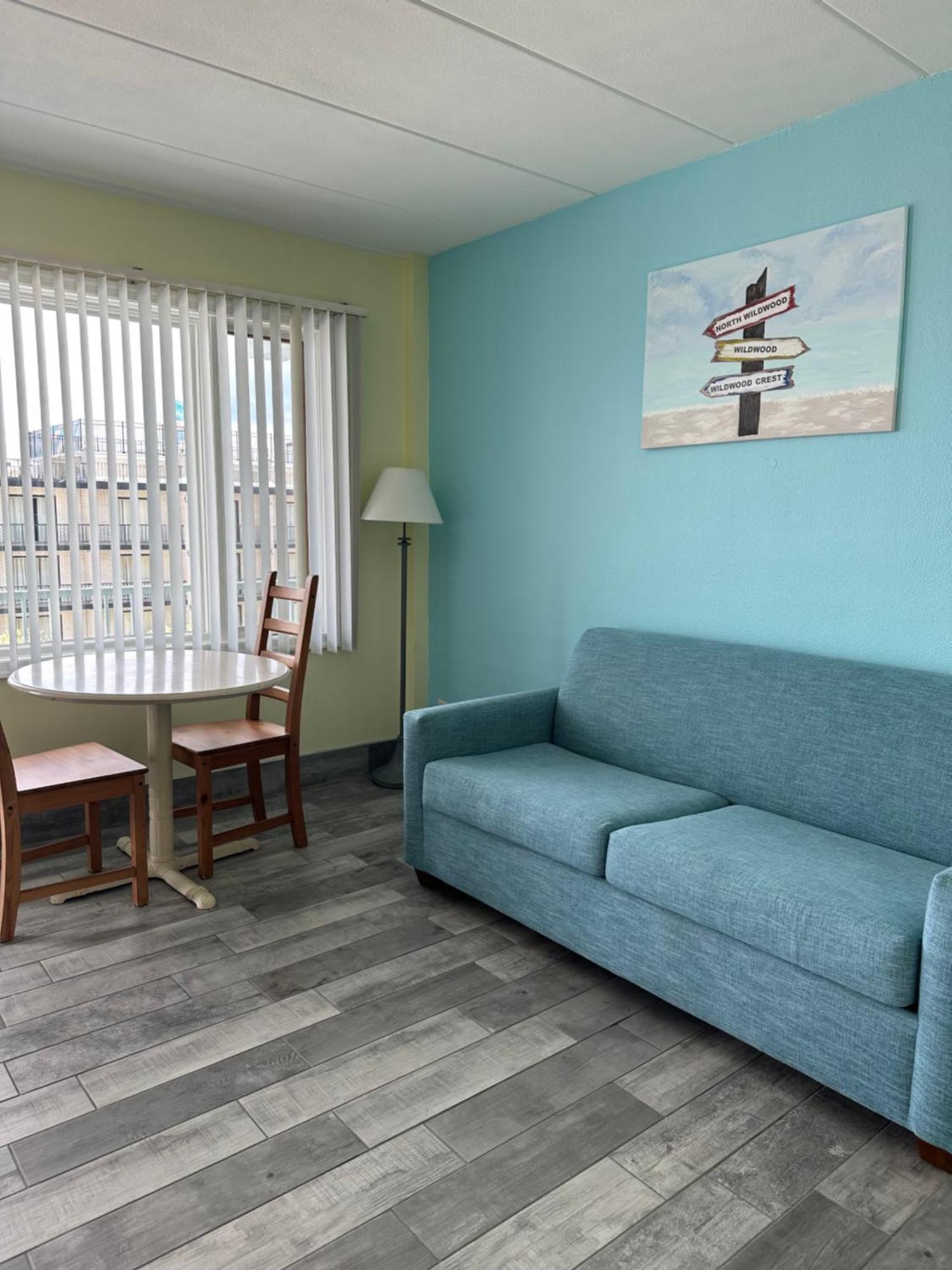 Motel Royal Canadian Wildwood