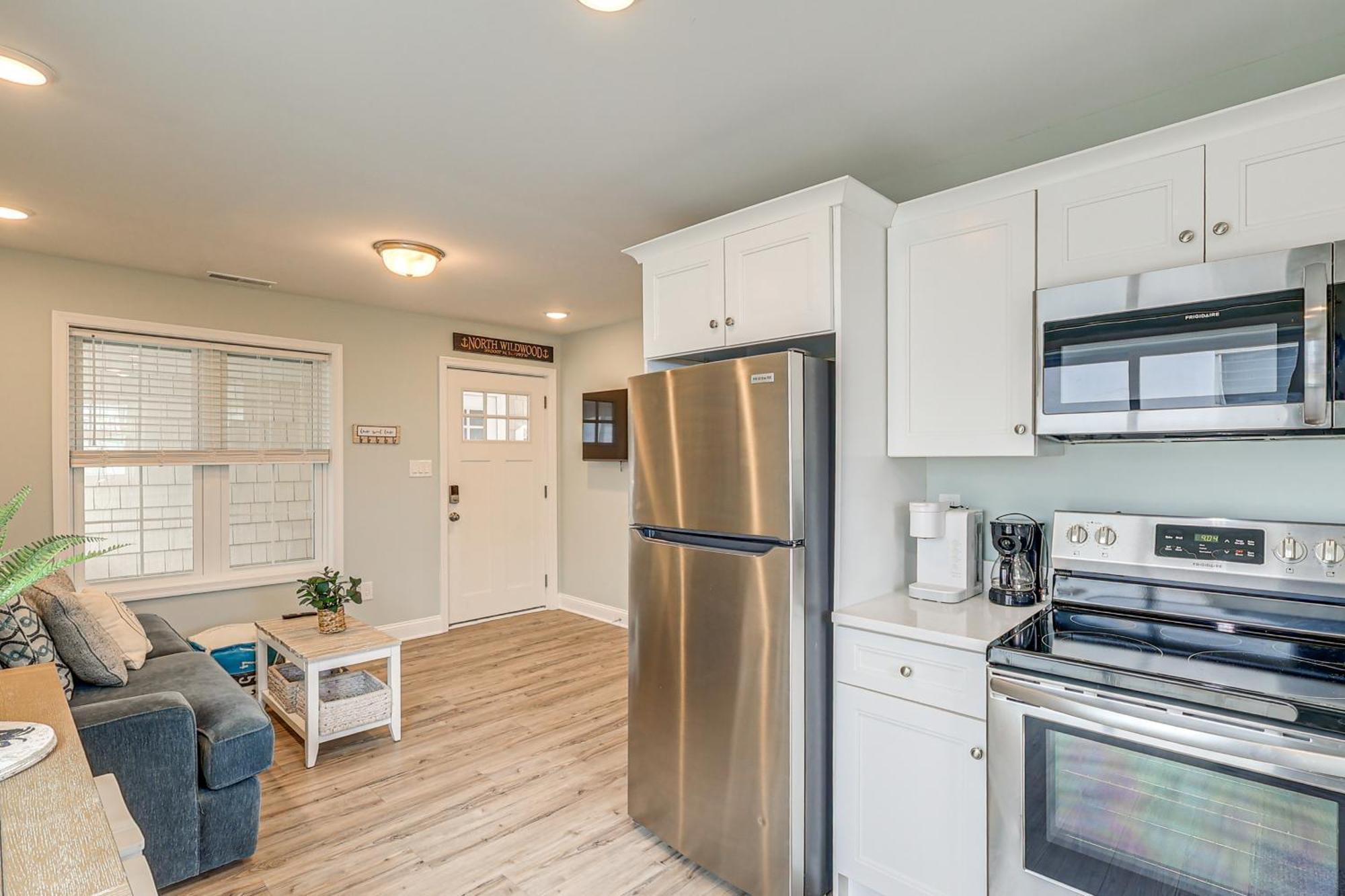 With Pool Access - Walk To Wildwood