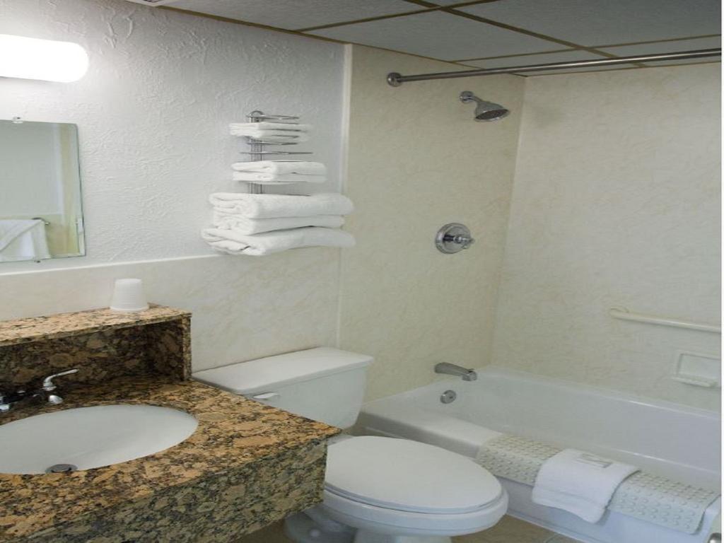 Heart Of Boardwalk Motel 2*