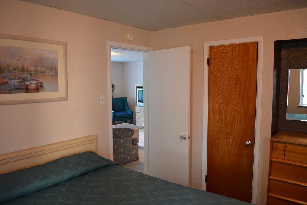 Motel Royal Court 2*