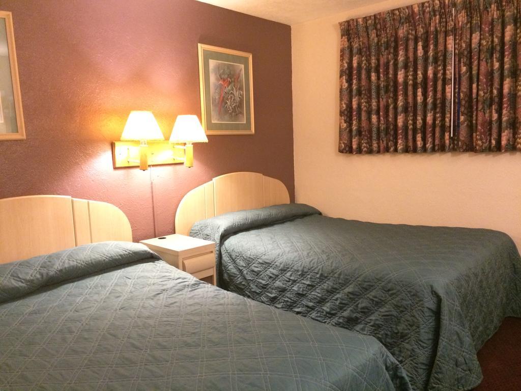 Royal Court Wildwood