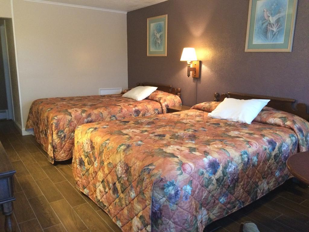 Motel Royal Court 2*