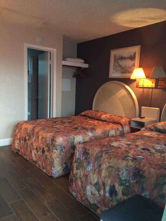 Motel Royal Court 2*