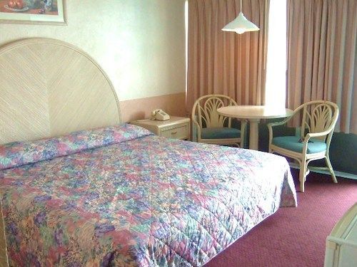 Motel Royal Court 2*