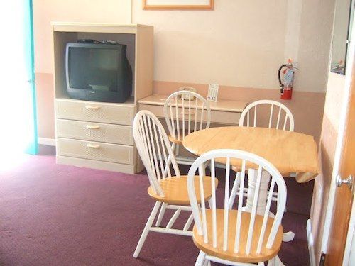 Royal Court Motel
