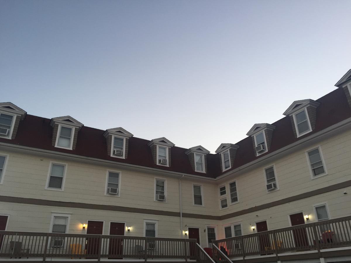 Travelodge & Boardwalk Motel 3*