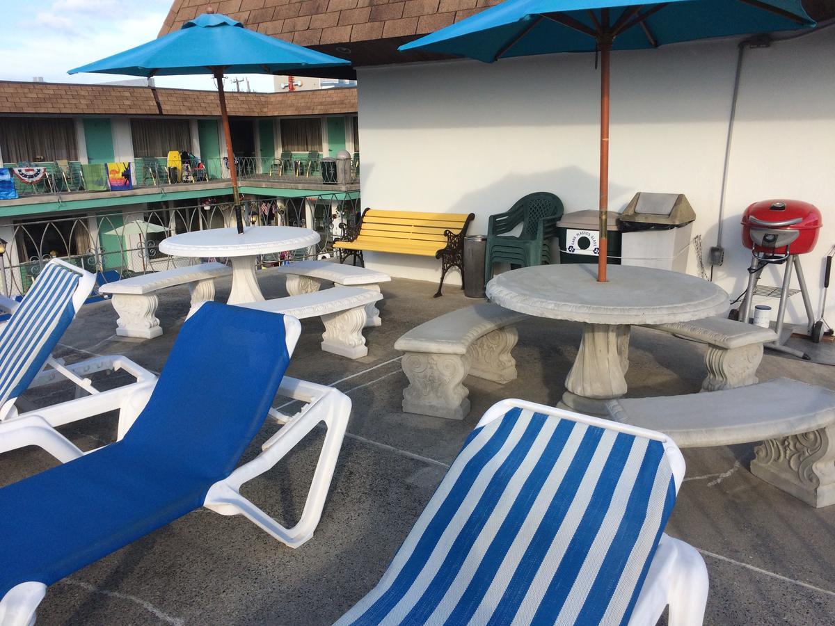 Crystal Sands Motel
