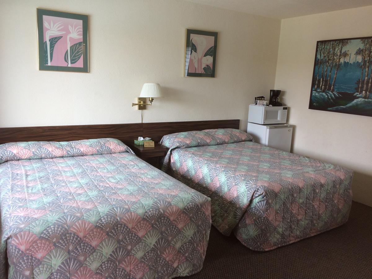 Crystal Sands Motel