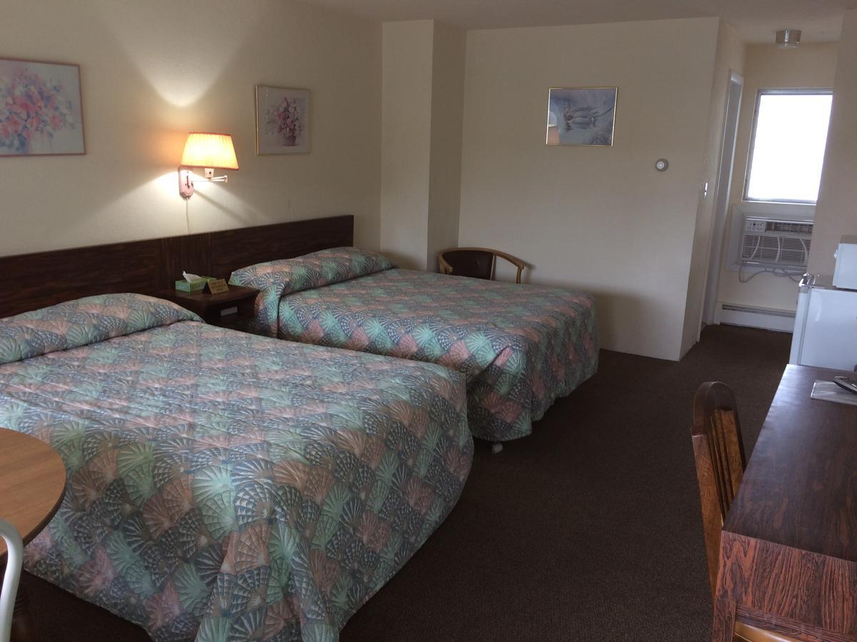 Crystal Sands Motel