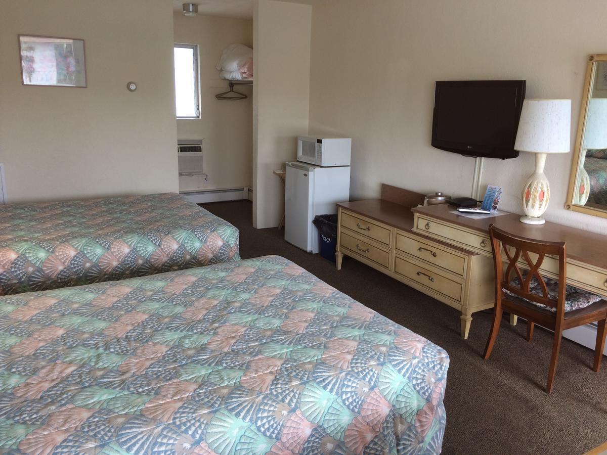Crystal Sands Motel