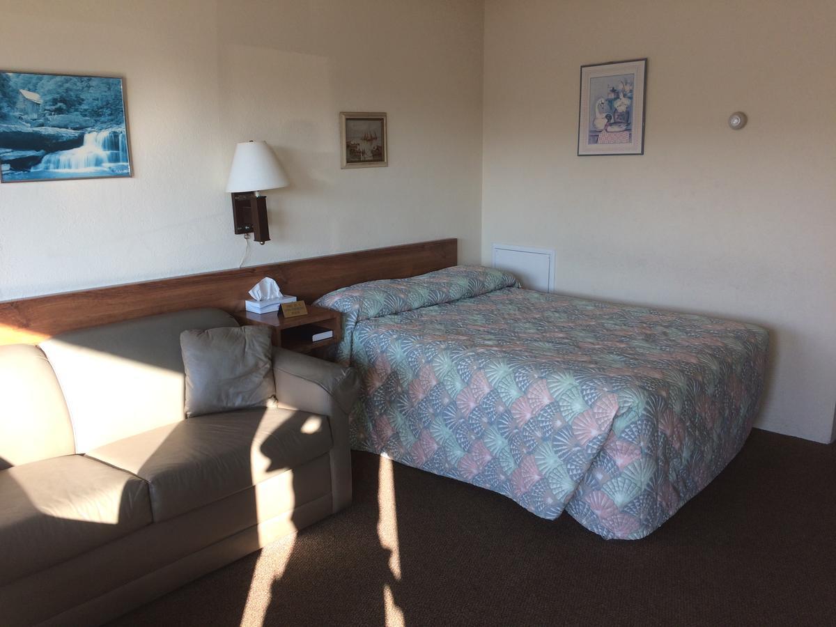 Crystal Sands Motel 2*