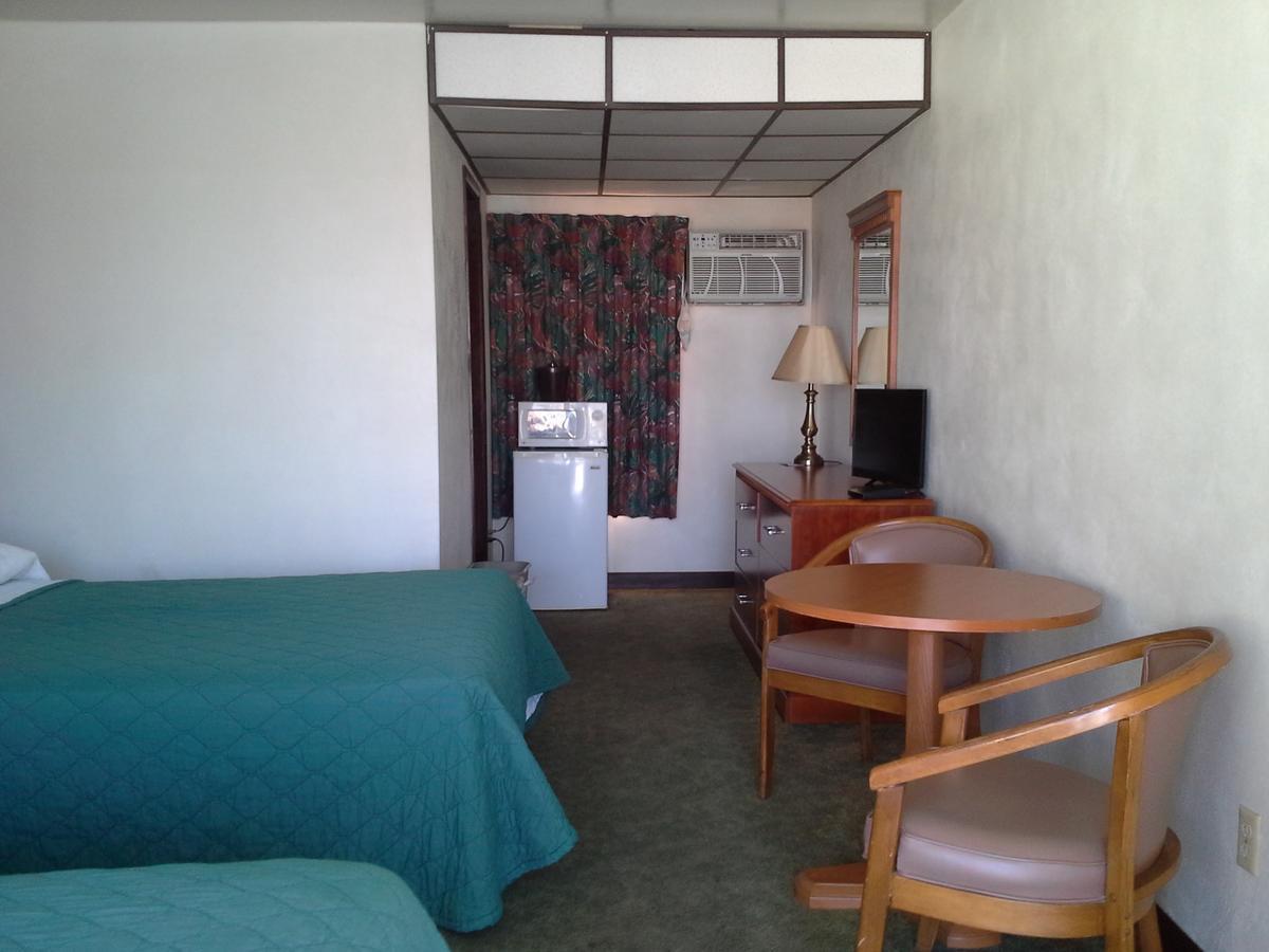 Sunflower Motel