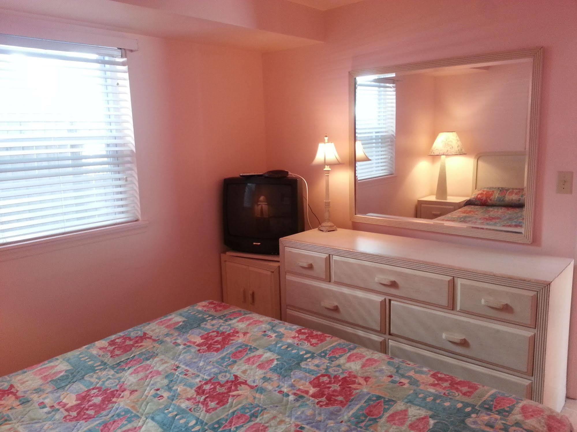 Sandbox Motel
