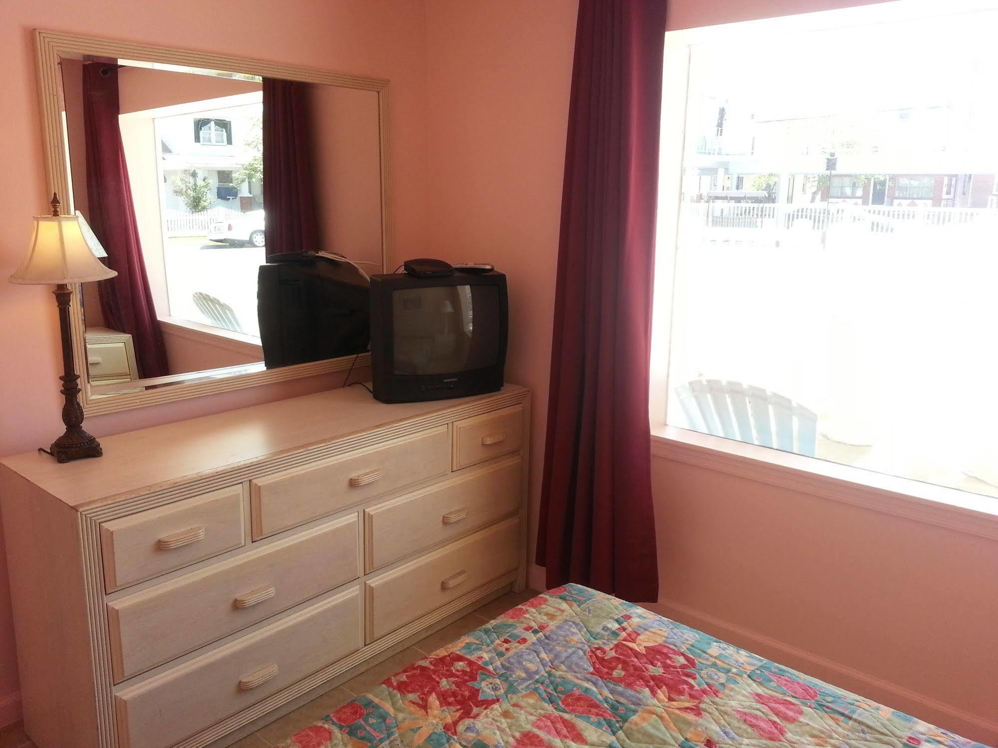 Sandbox Motel