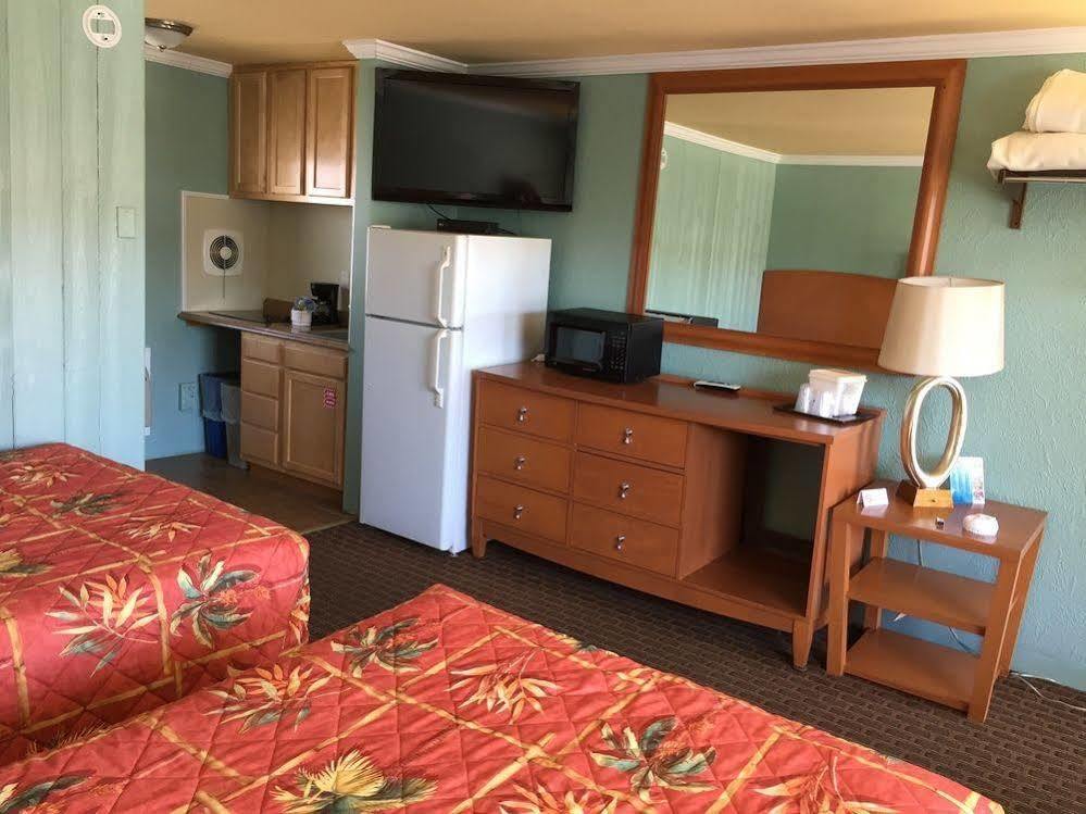 Dolphin Motel