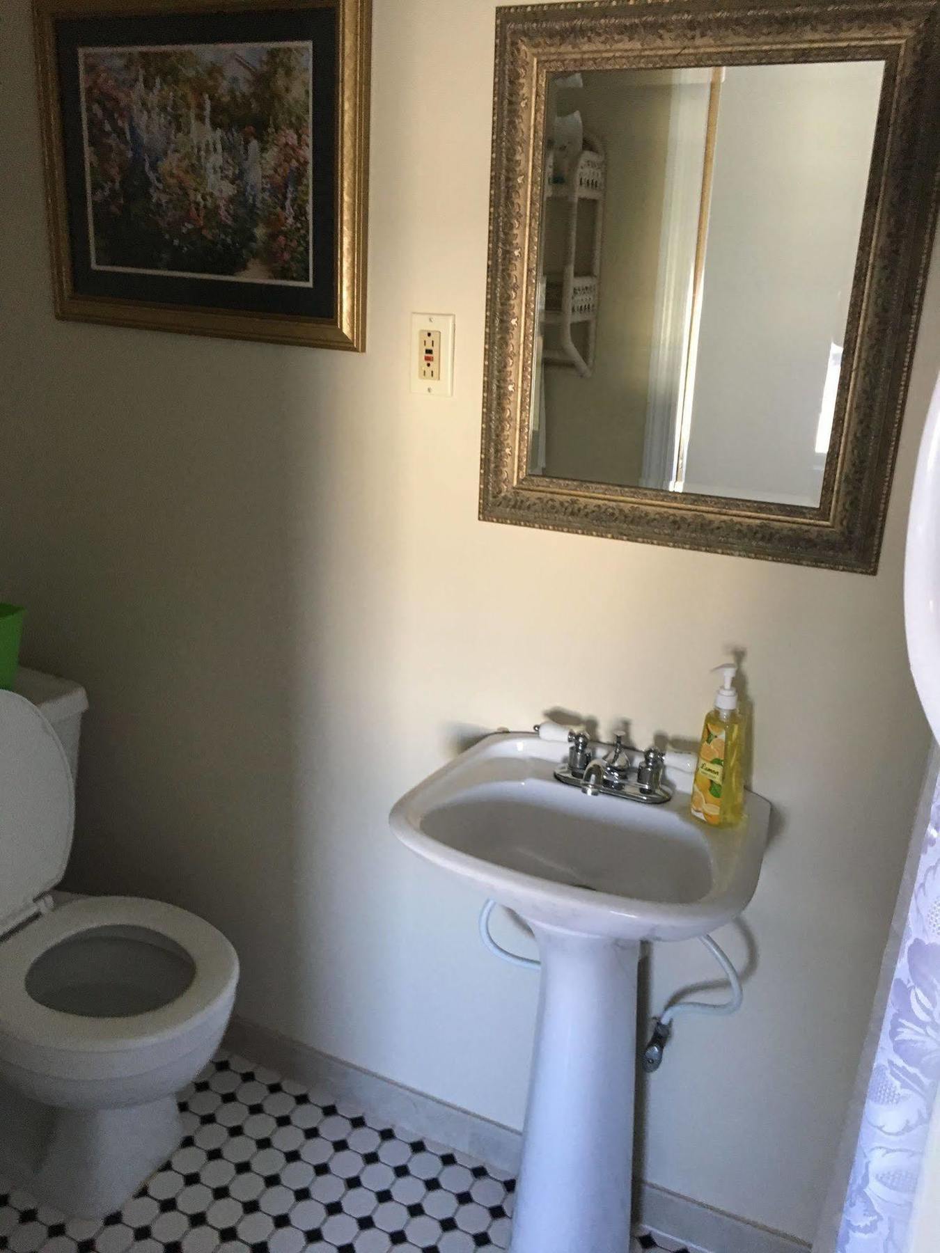 Holly Beach Guest house 4*