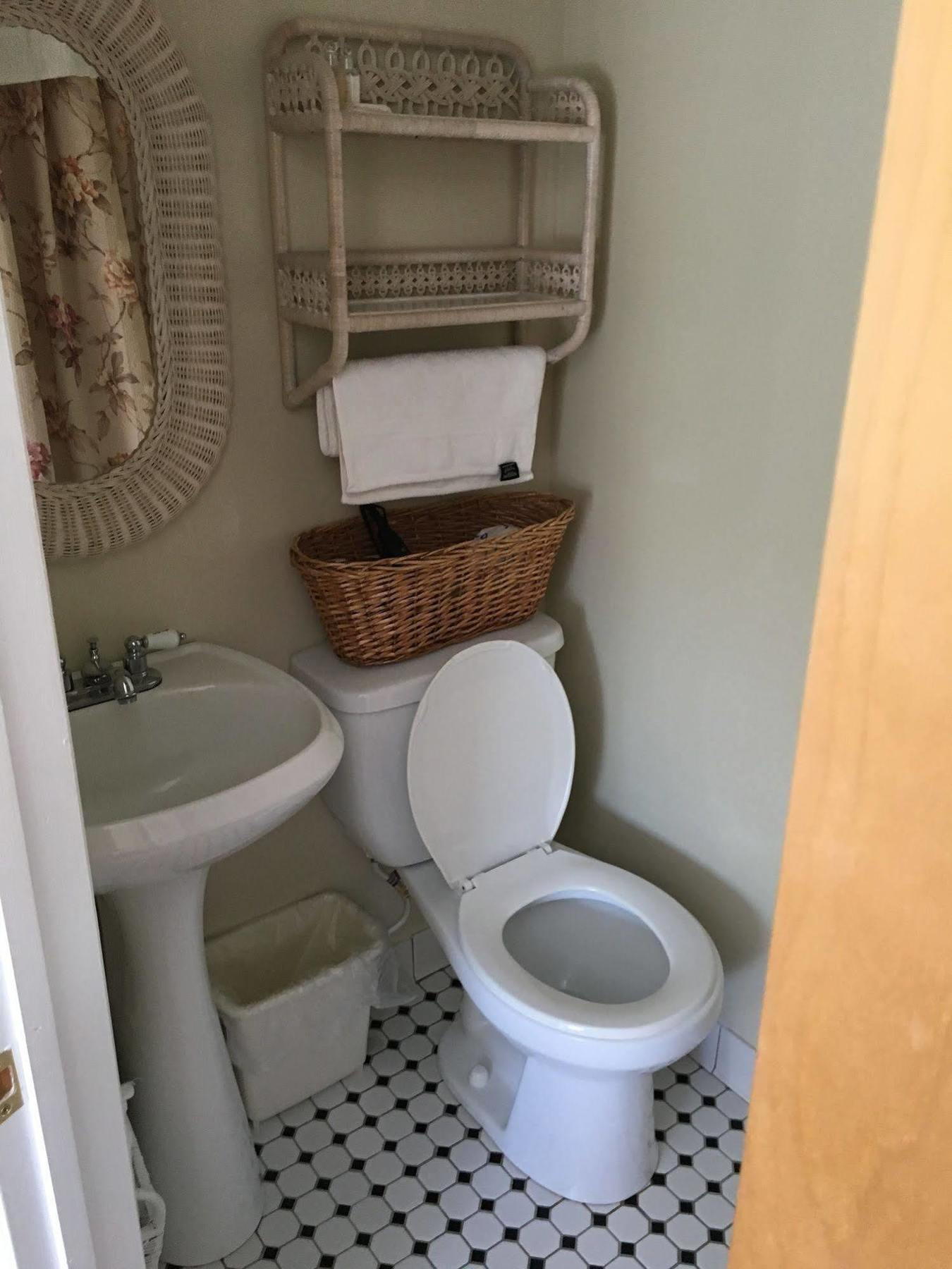 Holly Beach Guest house 4*
