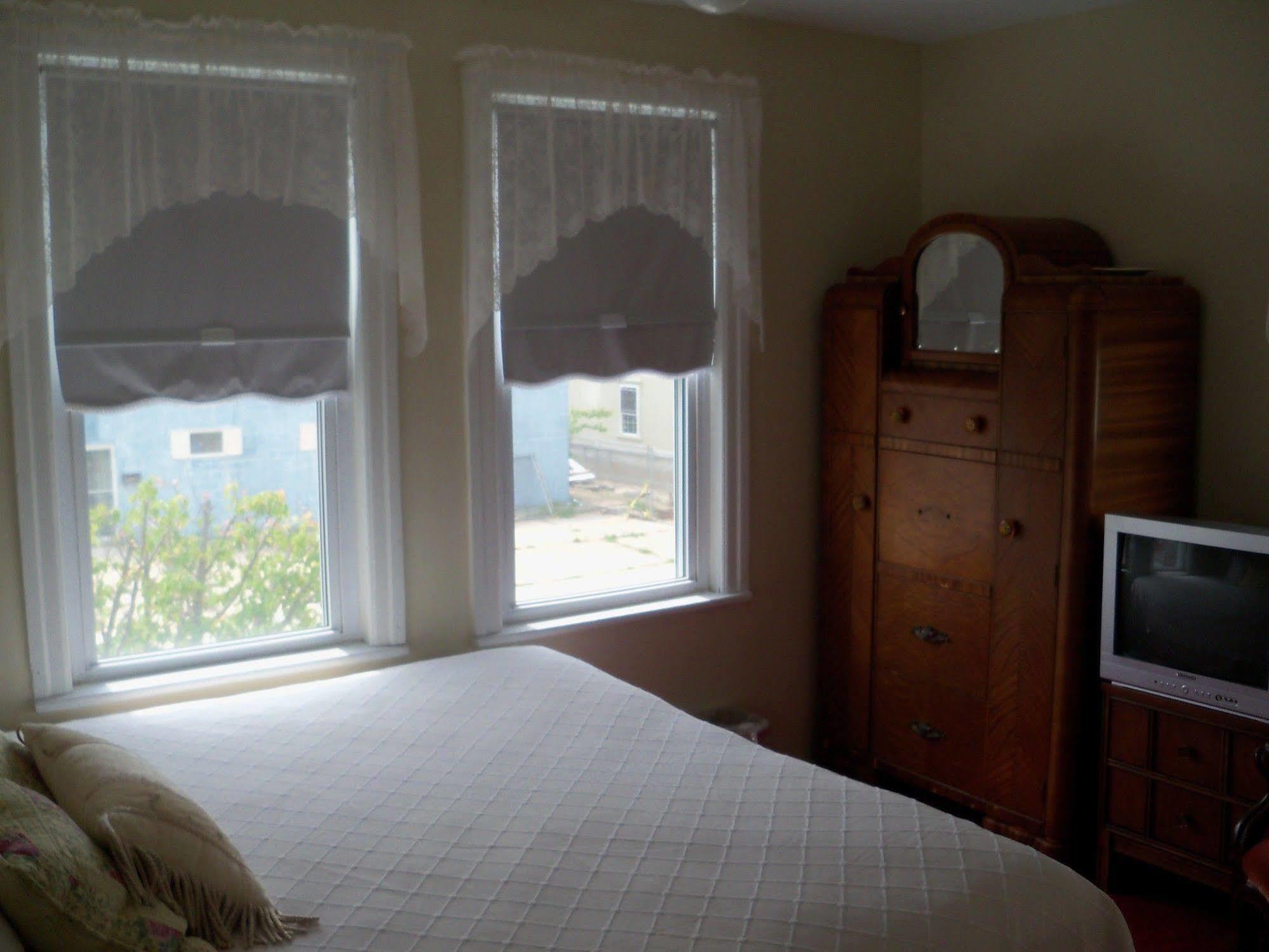 Holly Beach Guest house