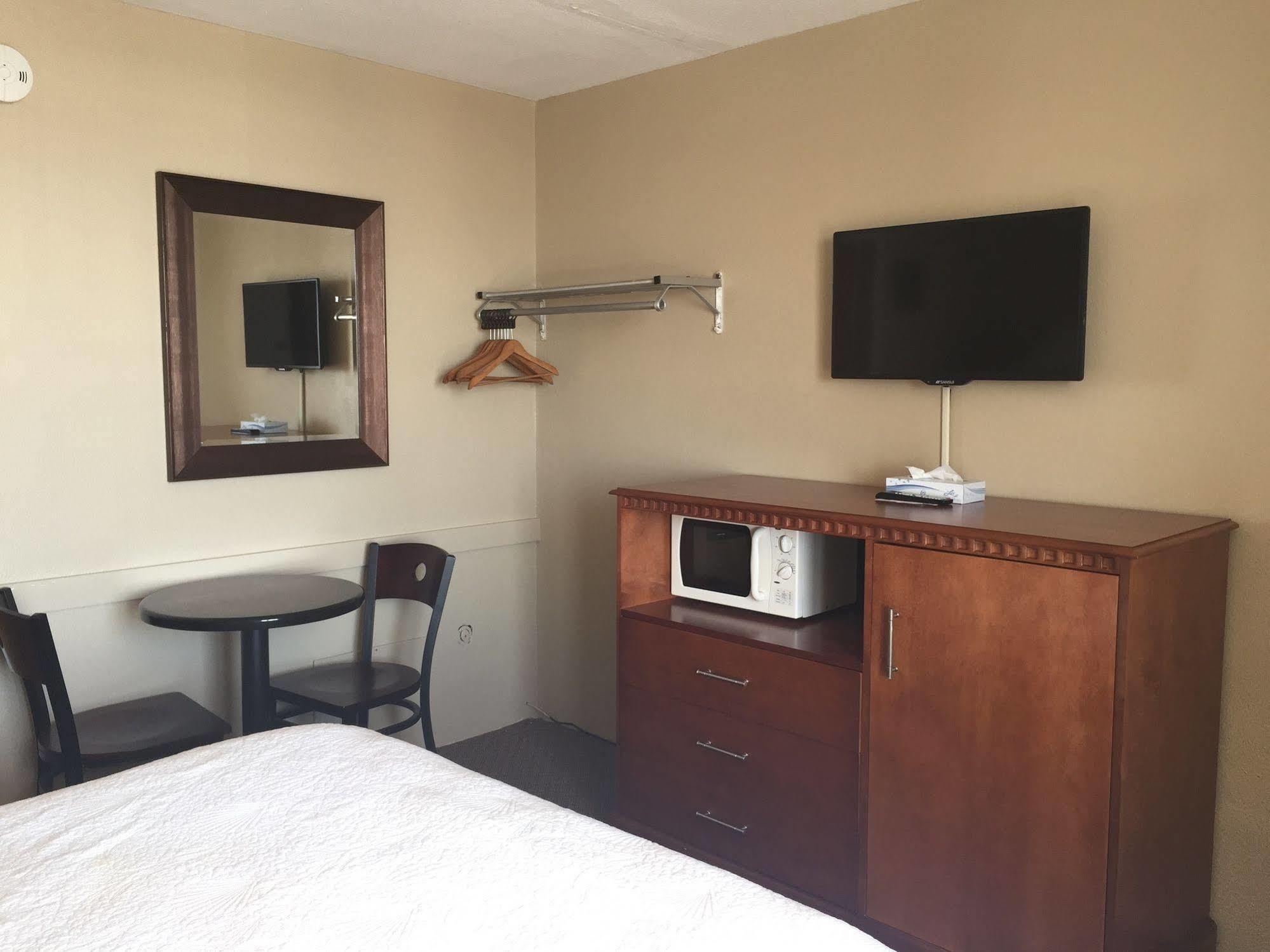 Aquarius Oceanfront 3*