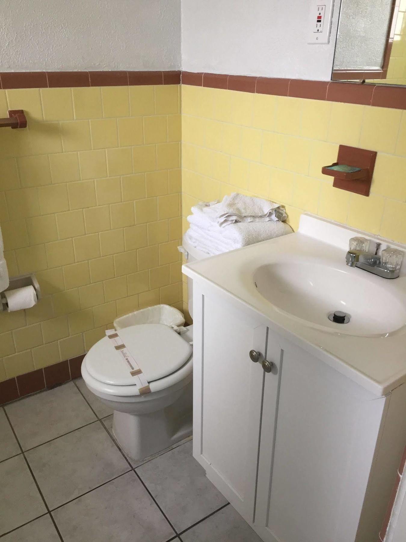 Alton Motel 2*