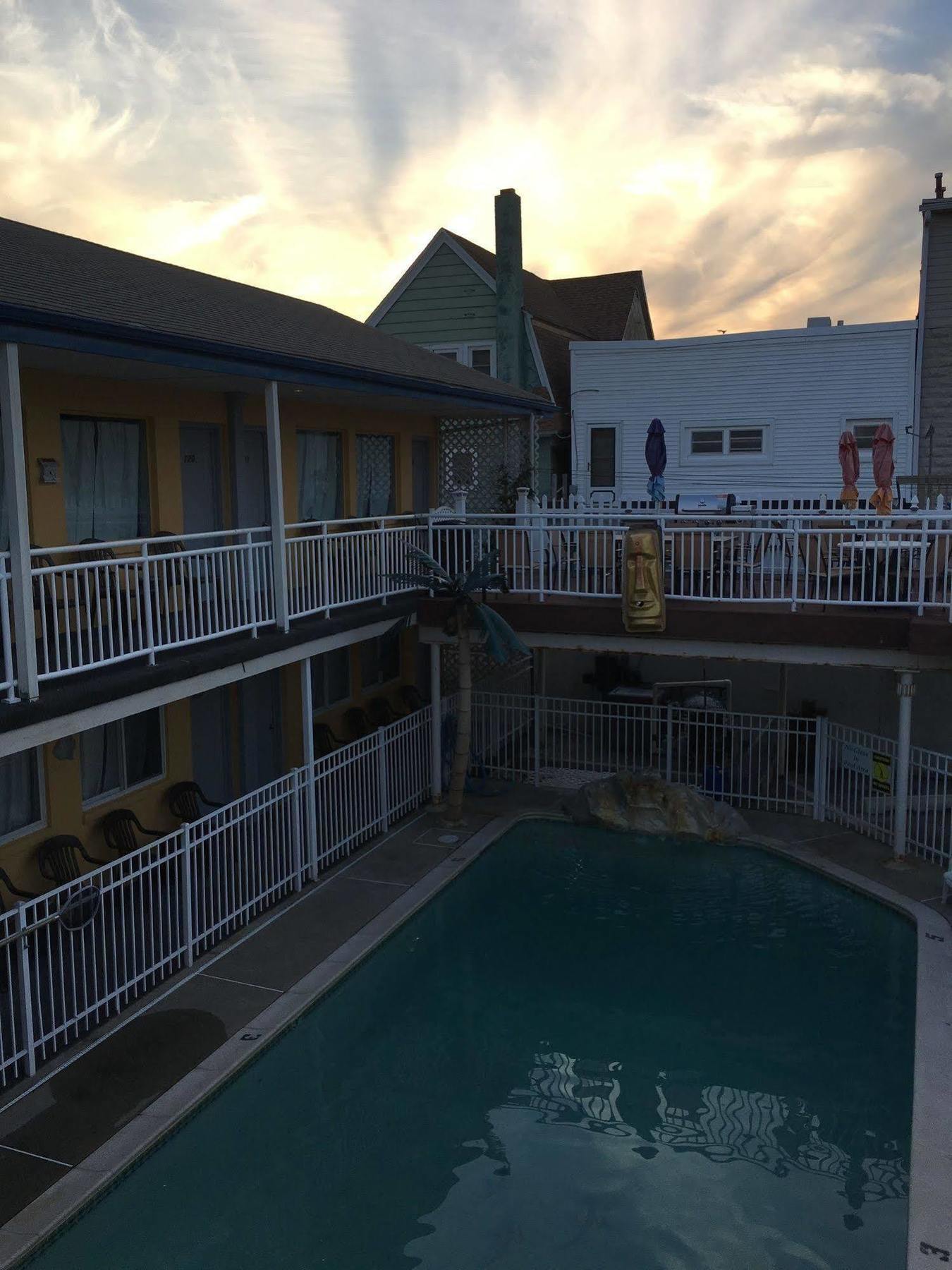 Motel Twilight Wildwood