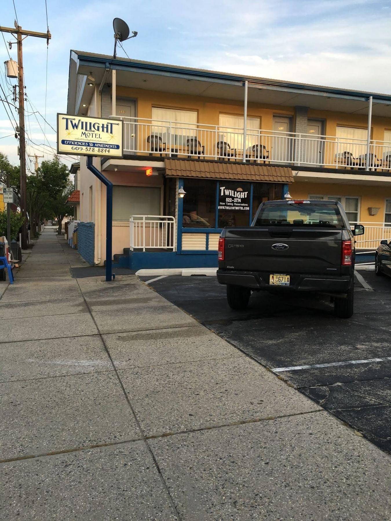 Motel Twilight Wildwood
