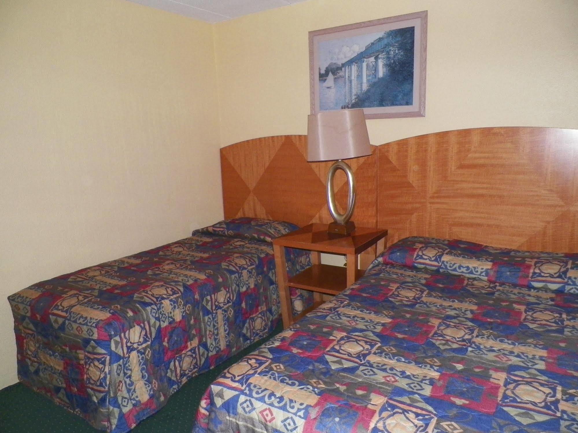 Motel Royal Canadian Wildwood