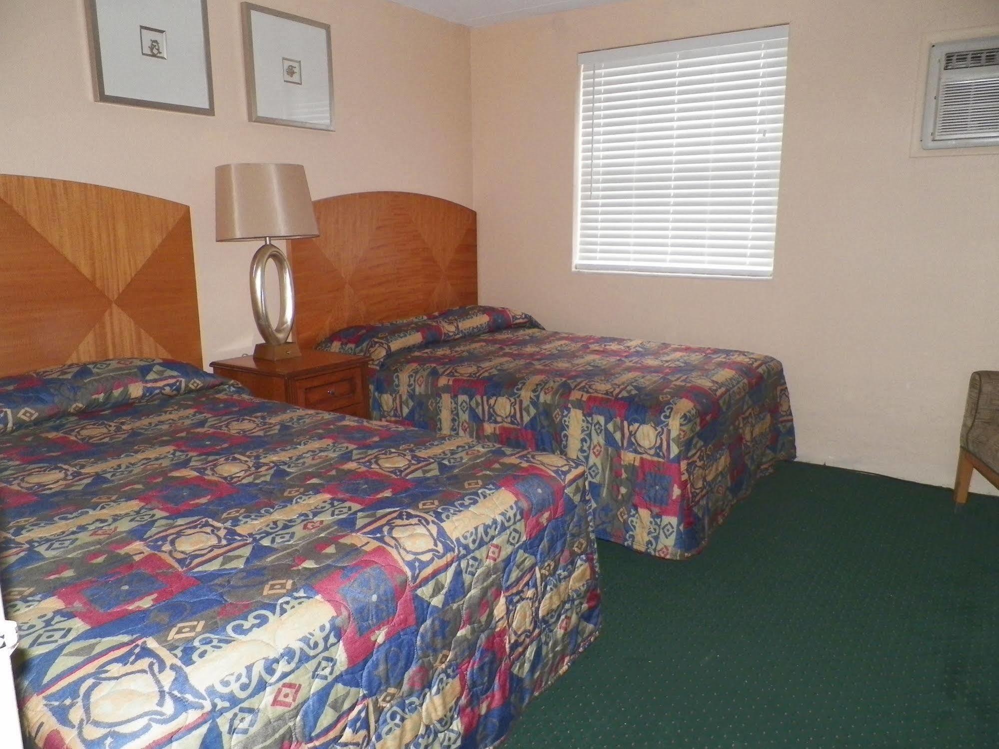 Motel Royal Canadian 3*