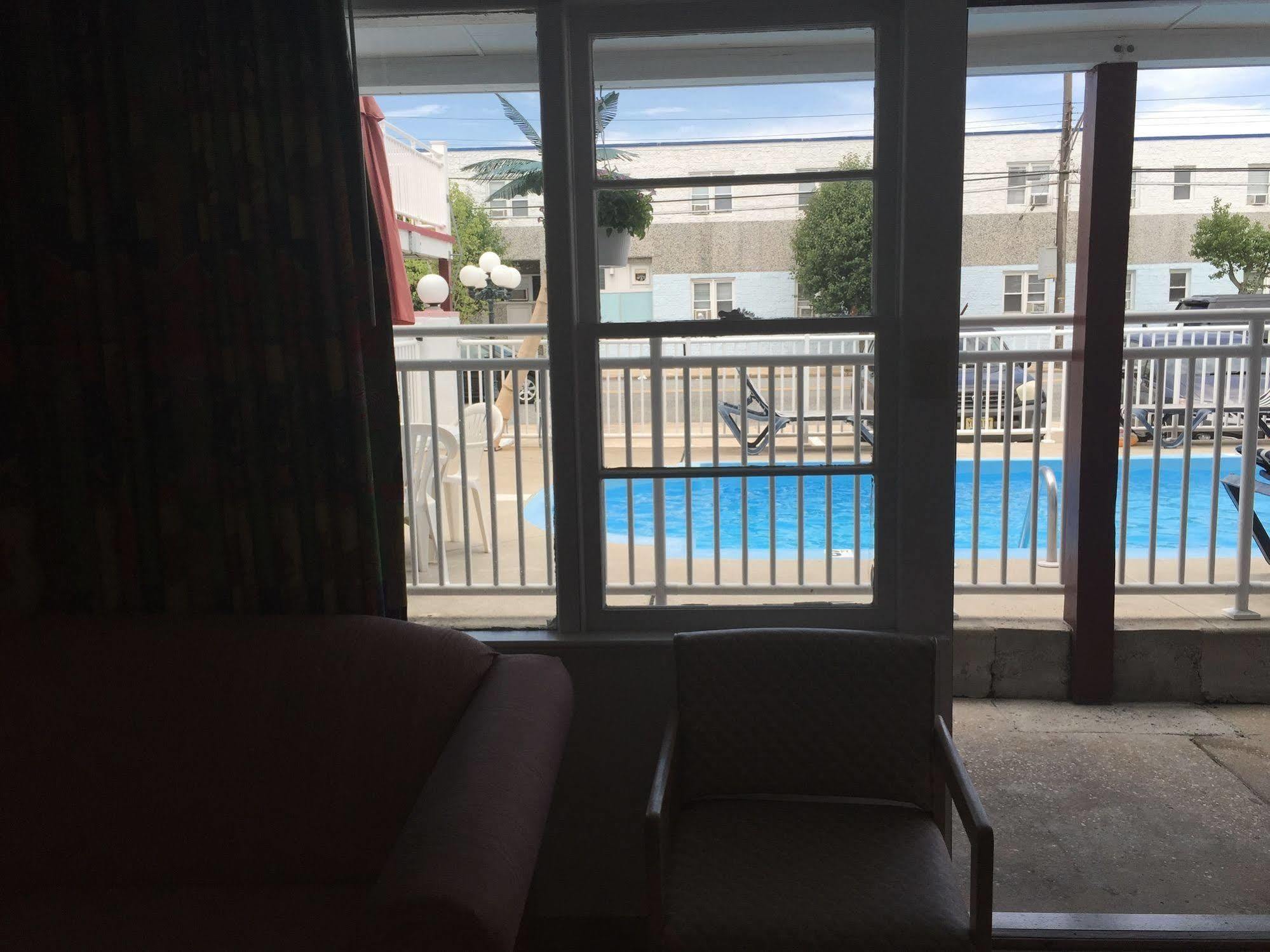 Skylark Motel