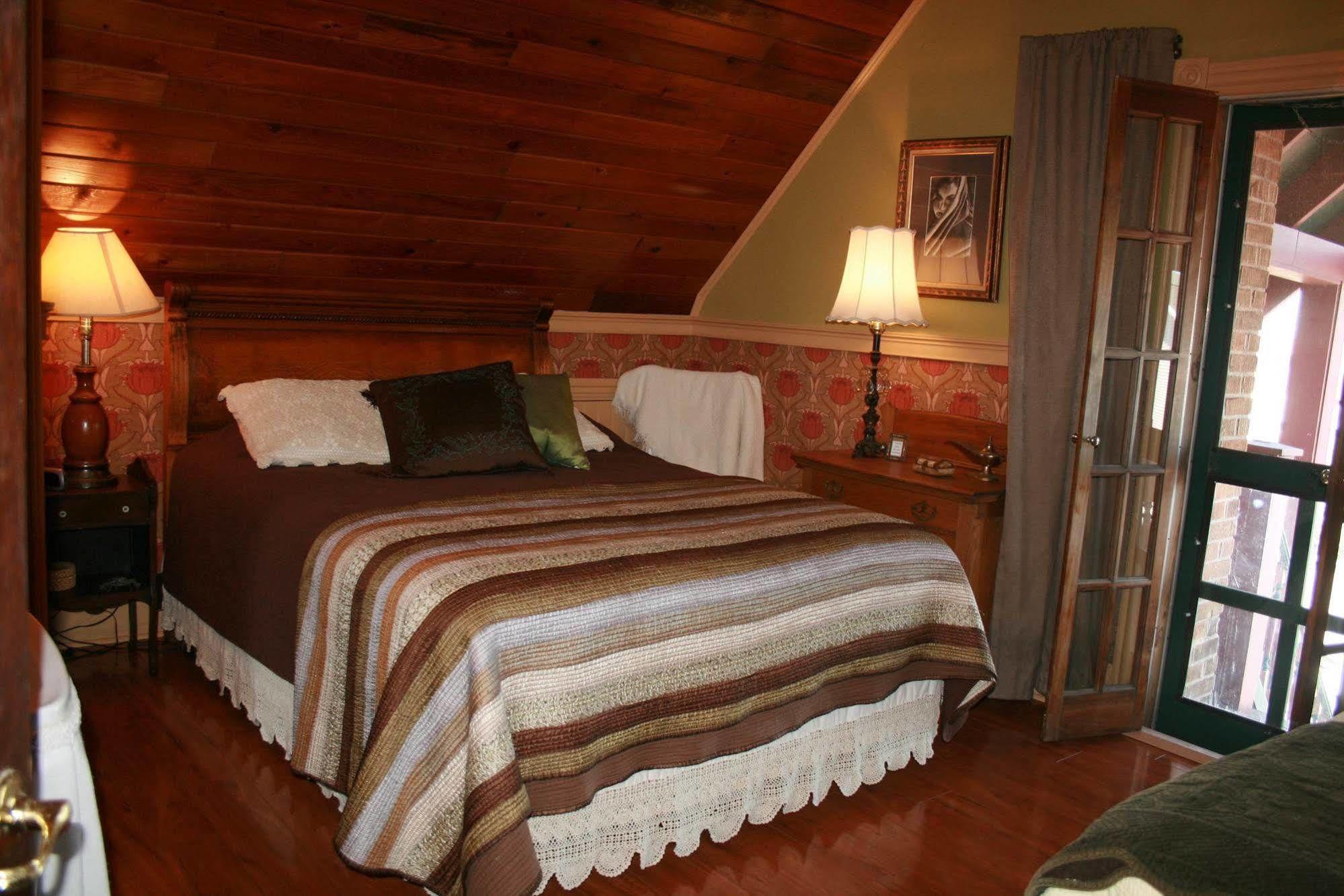 The Sea Gypsy Bed & Breakfast Wildwood