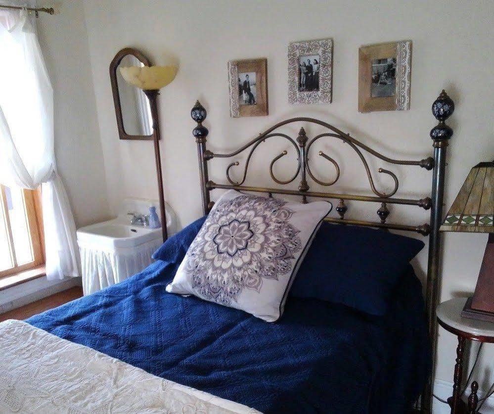 The Sea Gypsy Bed & Breakfast 2*
