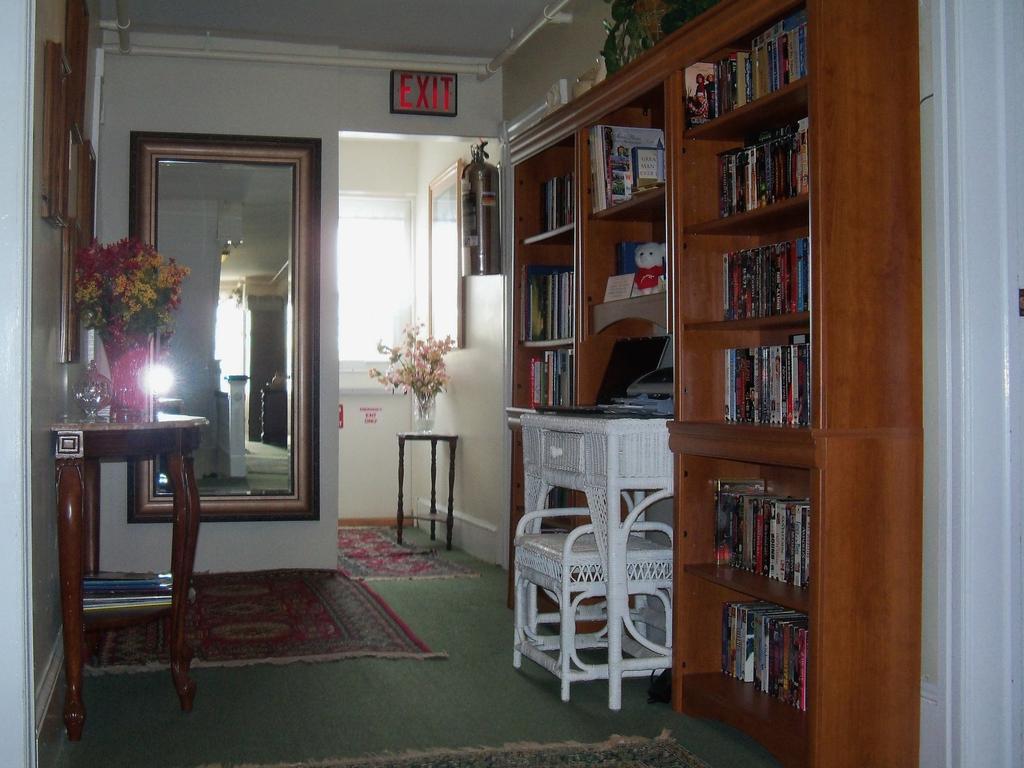 Holly Beach Guest house 4*