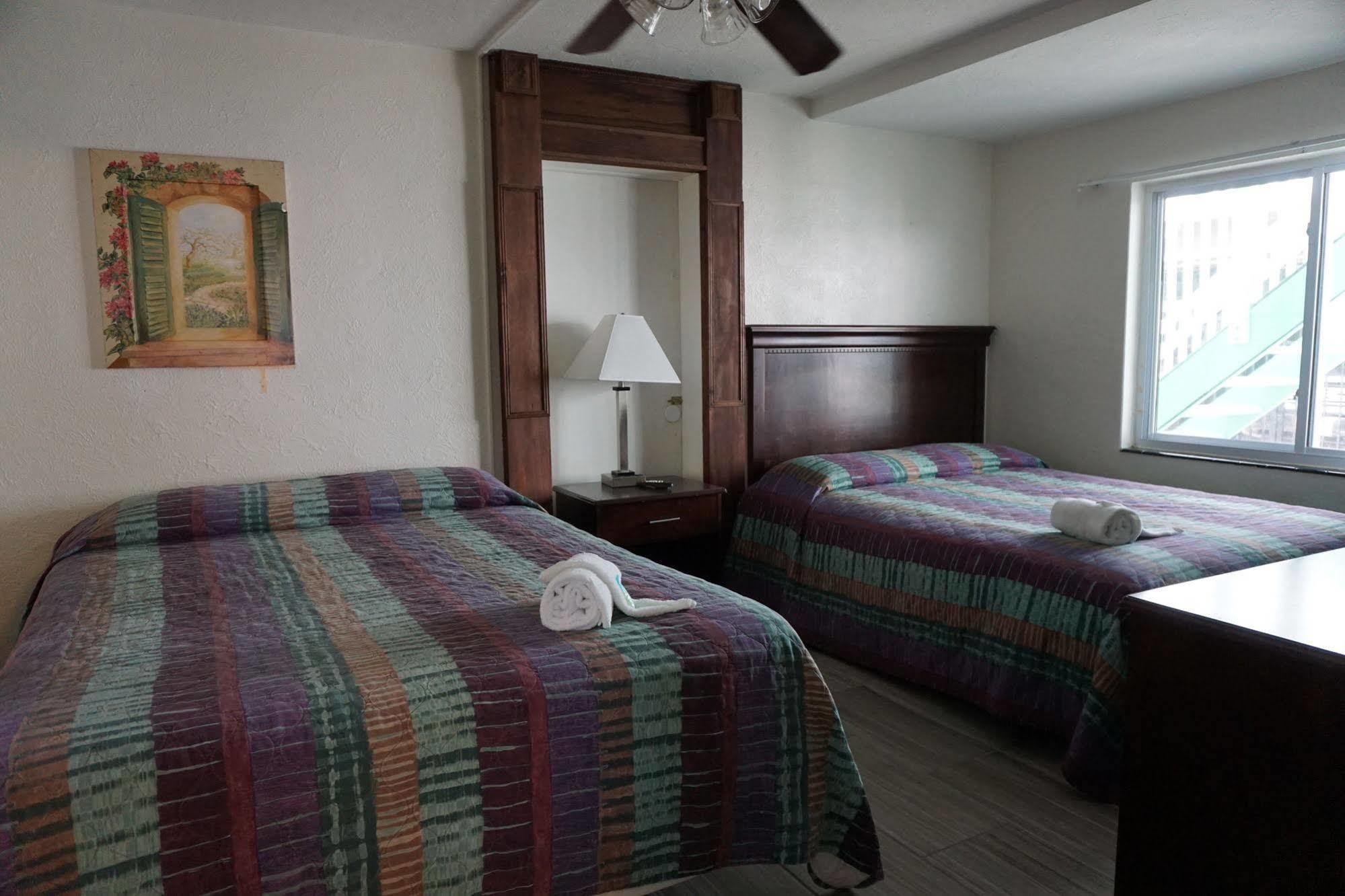 Sunset Hotel 2*