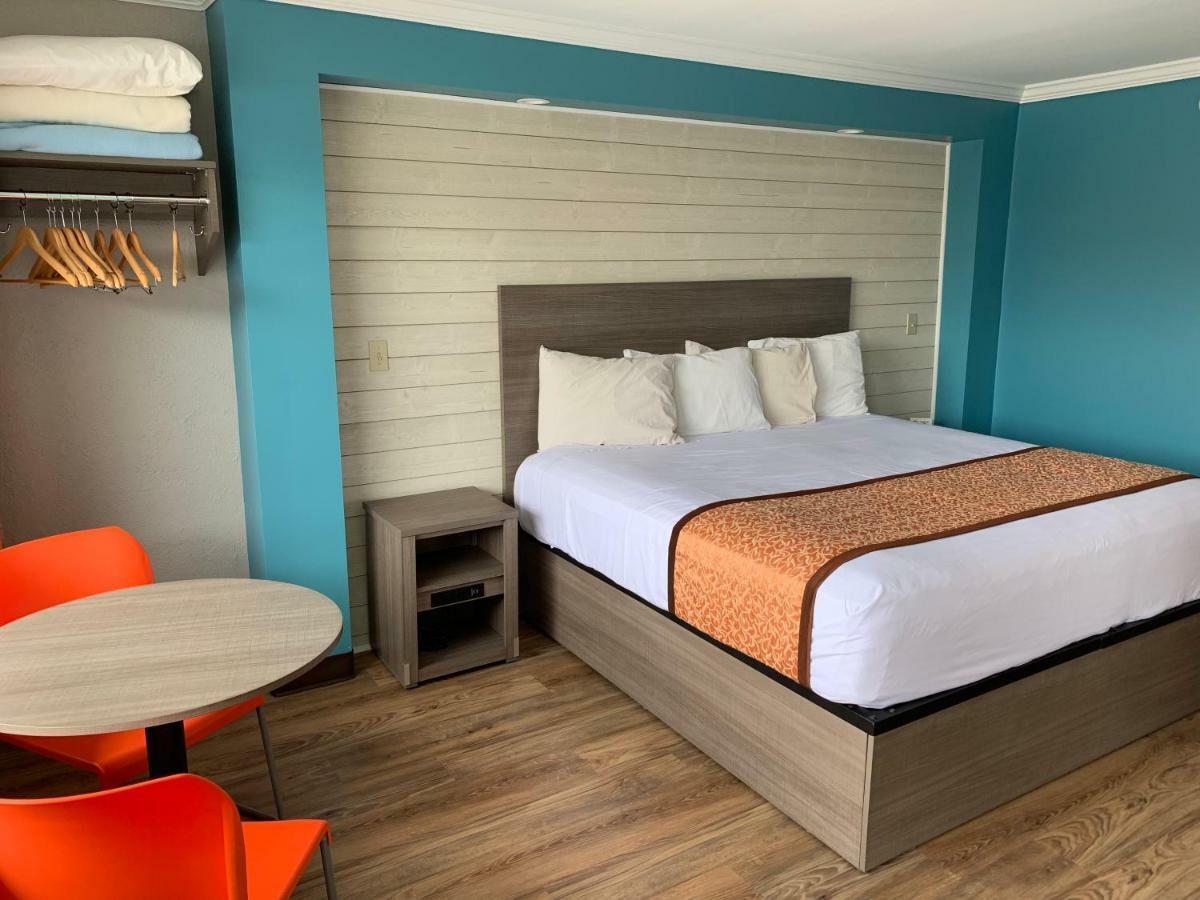 Motel Dolphin