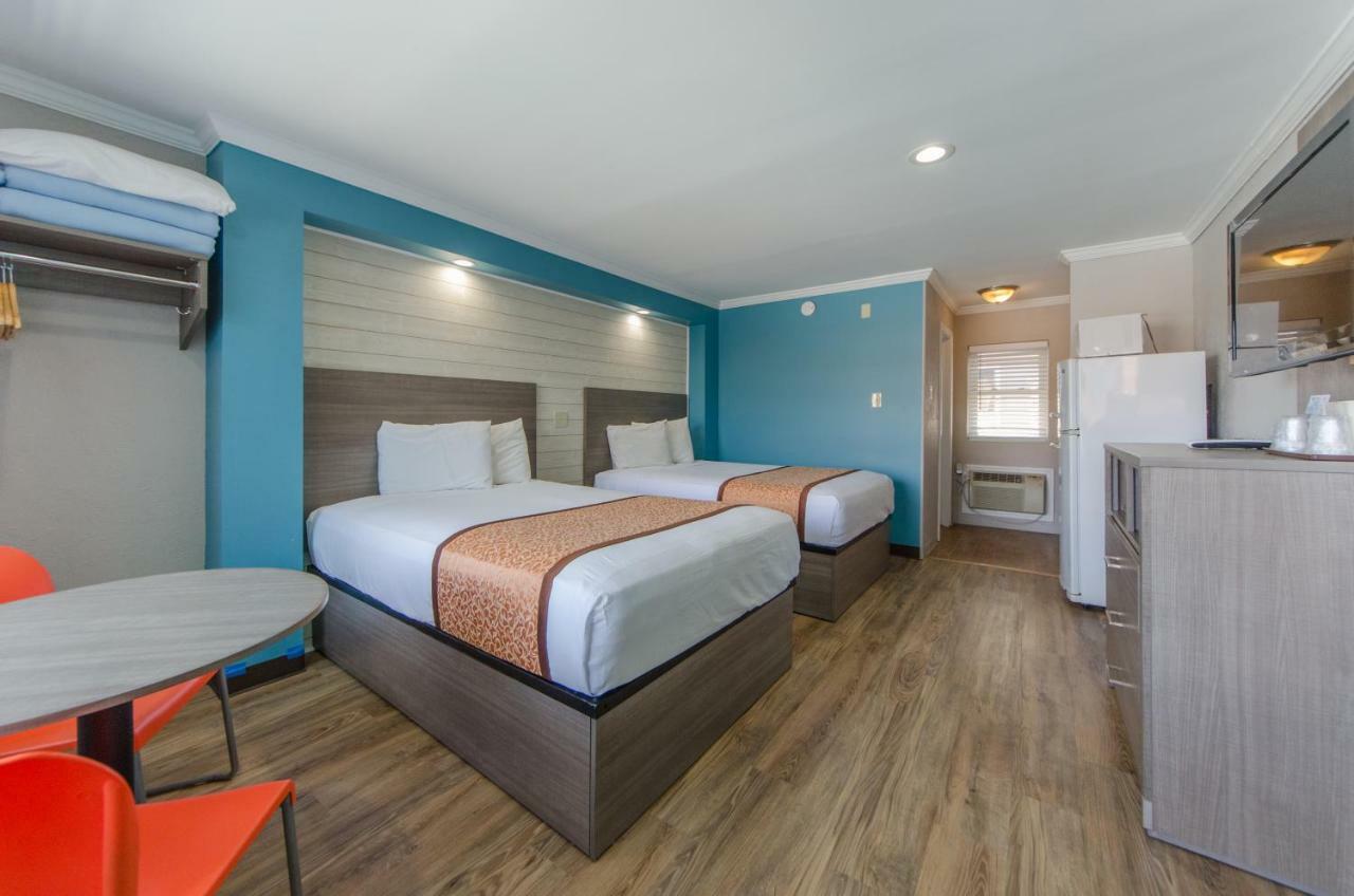 Dolphin Motel