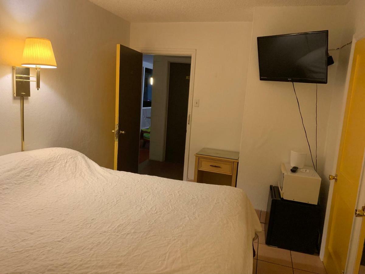 Sunshine Motel 2*
