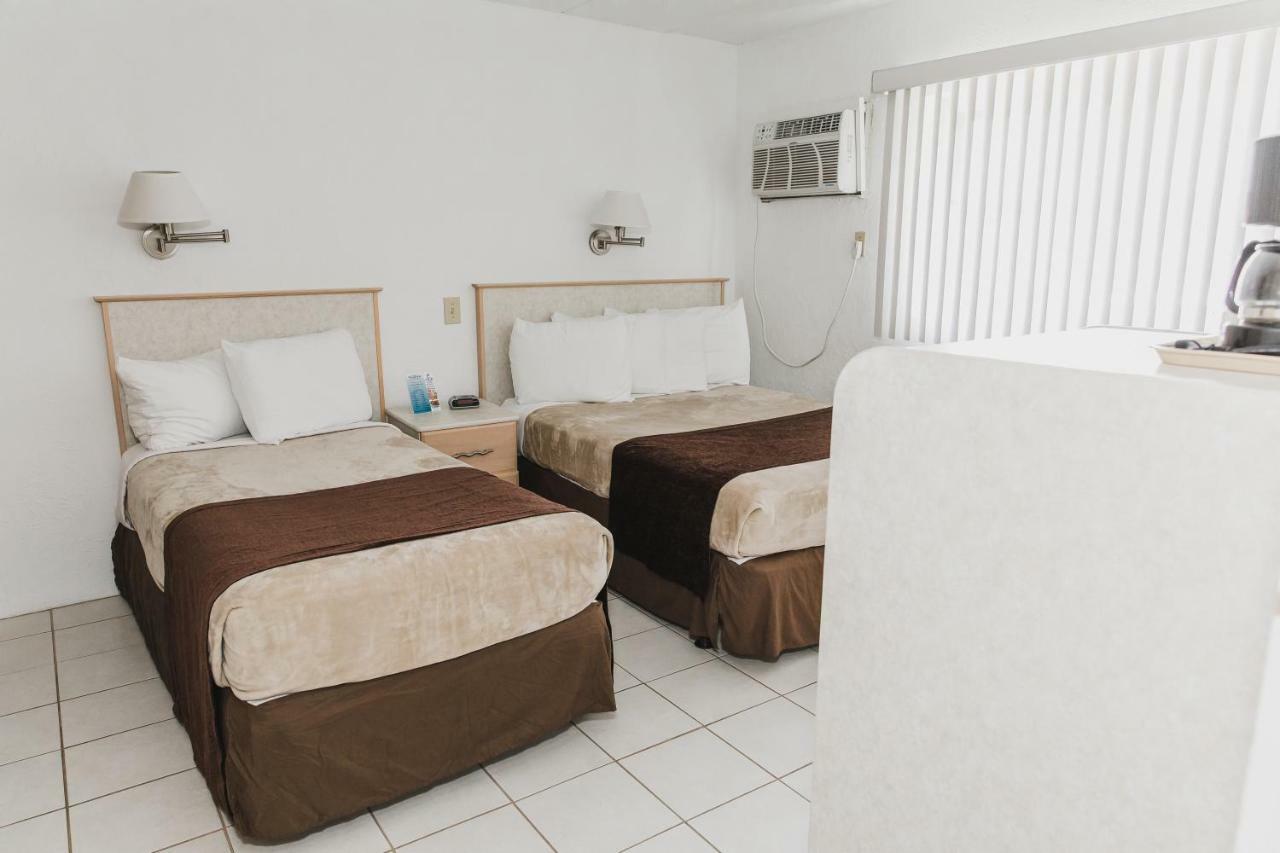 Heart Of Boardwalk Motel 2*