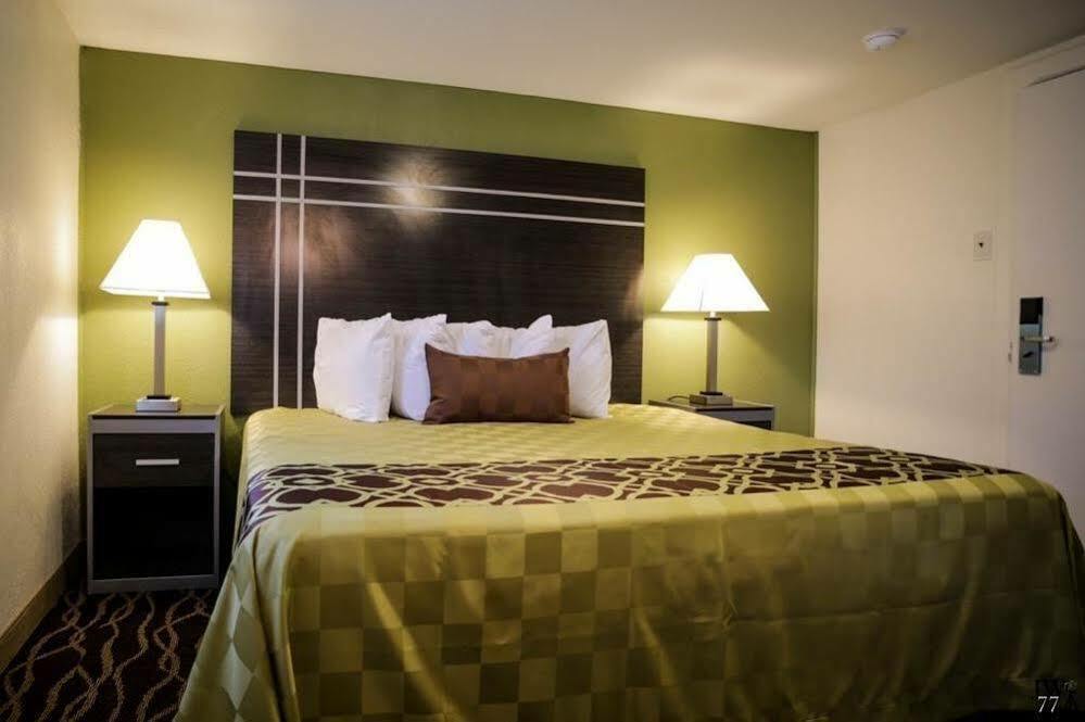 Travelodge & Boardwalk Motel Wildwood