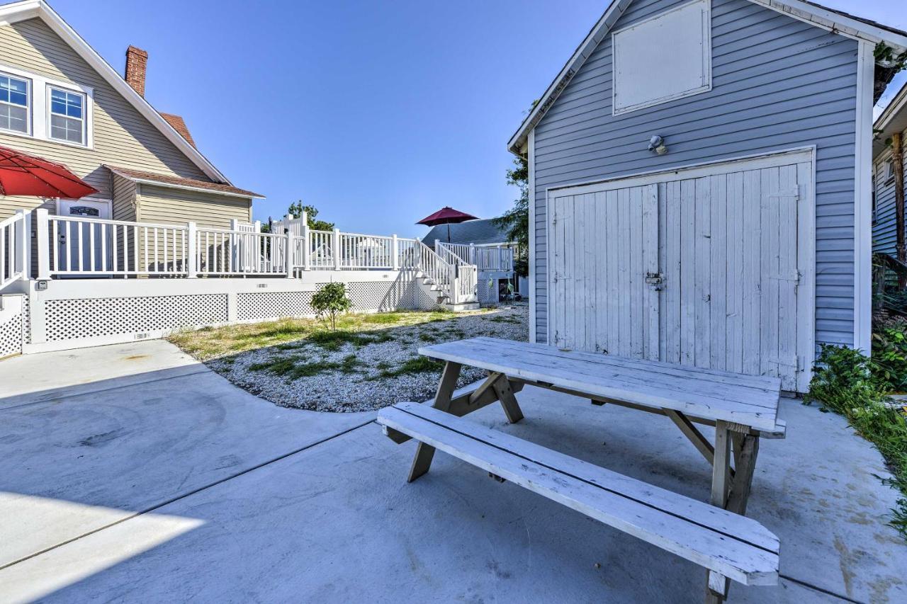 Holiday home Charming Hideaway With Private Pool And Deck!
