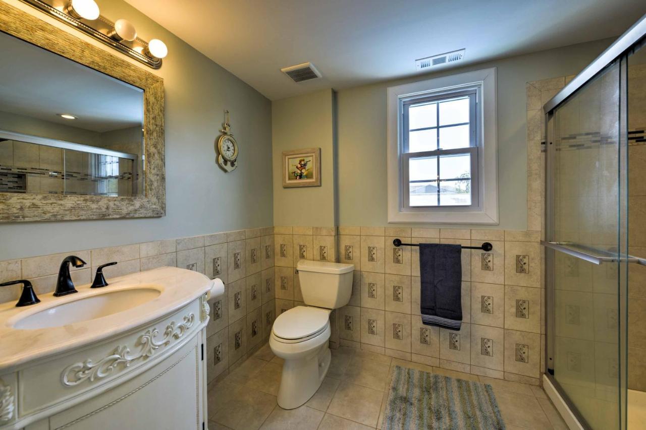 Charming Hideaway With Private Pool And Deck! Wildwood